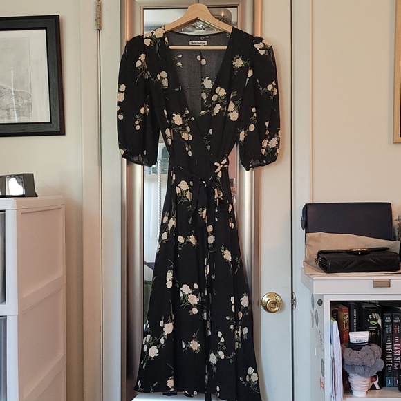 Reformation Dresses & Skirts - Reformation Christie Dress size M